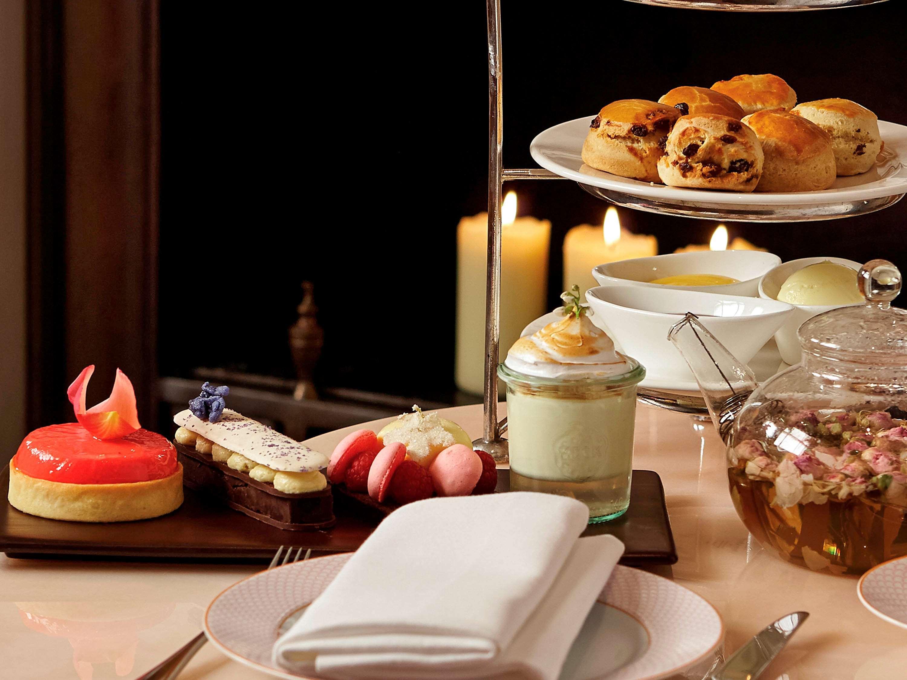 فندق سوفيتل لندن سانت جيمس المظهر الخارجي الصورة Afternoon tea at the InterContinental London Park Lane