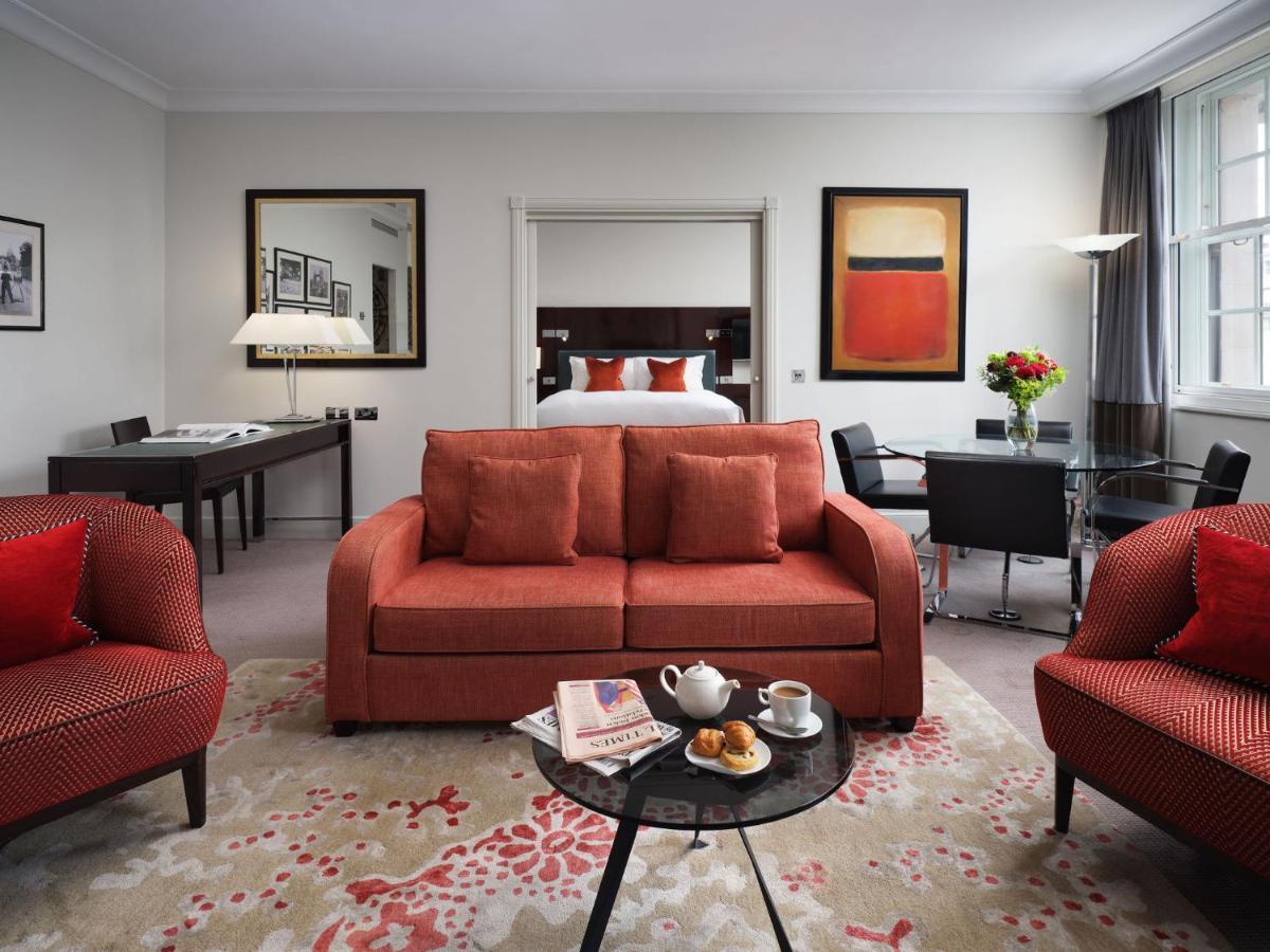 فندق سوفيتل لندن سانت جيمس المظهر الخارجي الصورة A suite at the Mandarin Oriental London