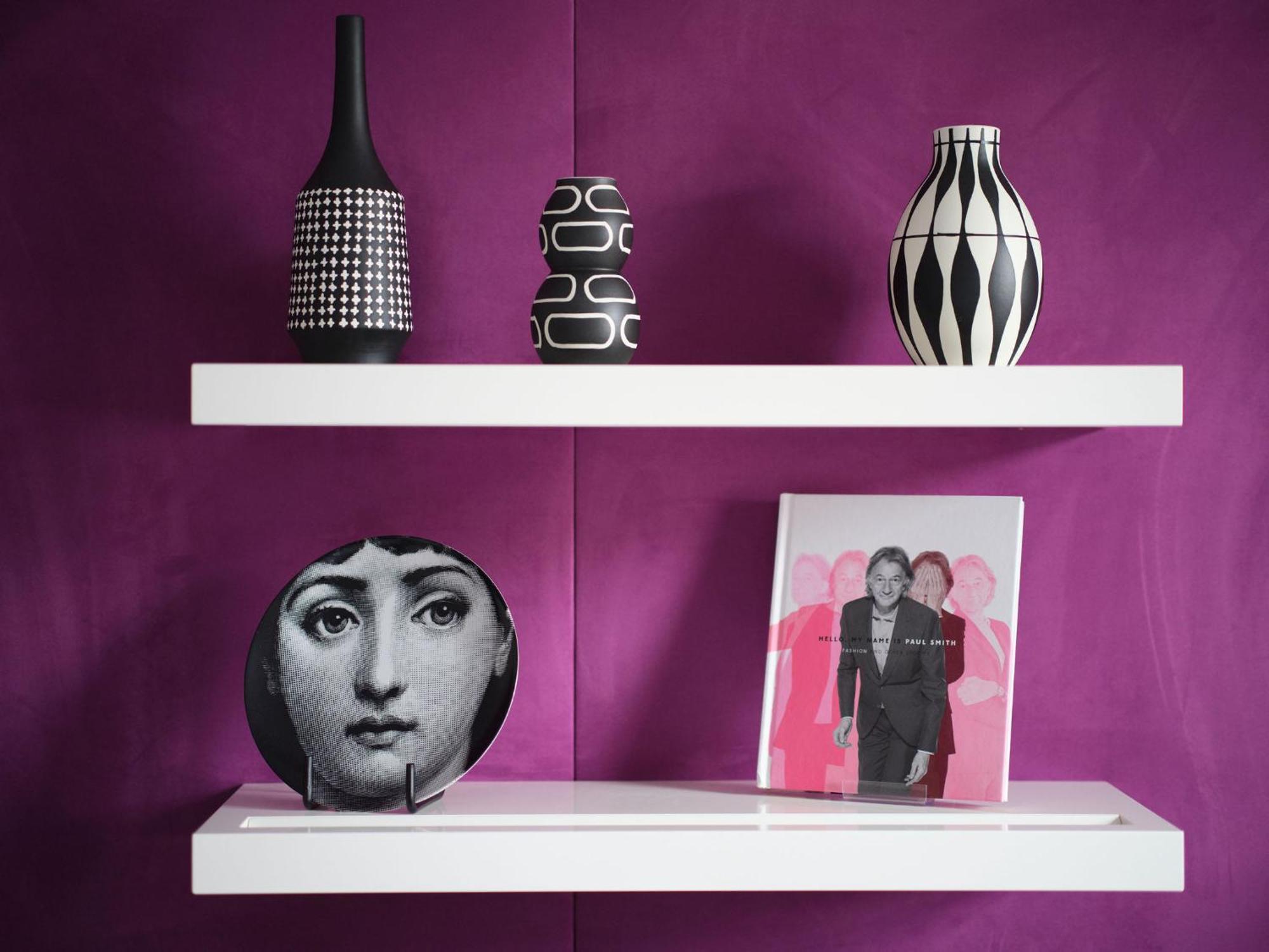 فندق سوفيتل لندن سانت جيمس الغرفة الصورة Fornasetti's vases